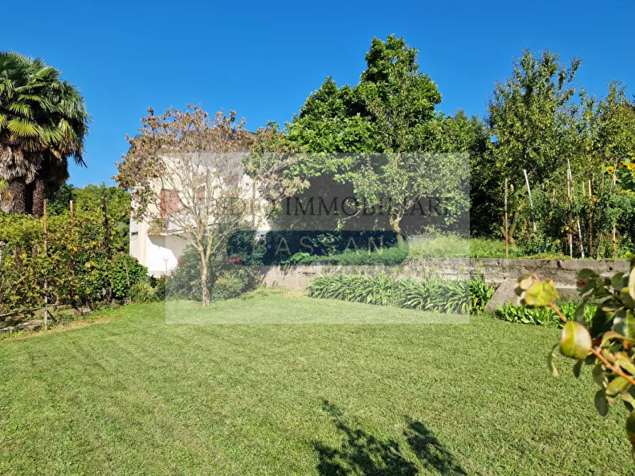 Immagine 32 di Villa in vendita  in via Andrea Del Sarto 23 a Varese