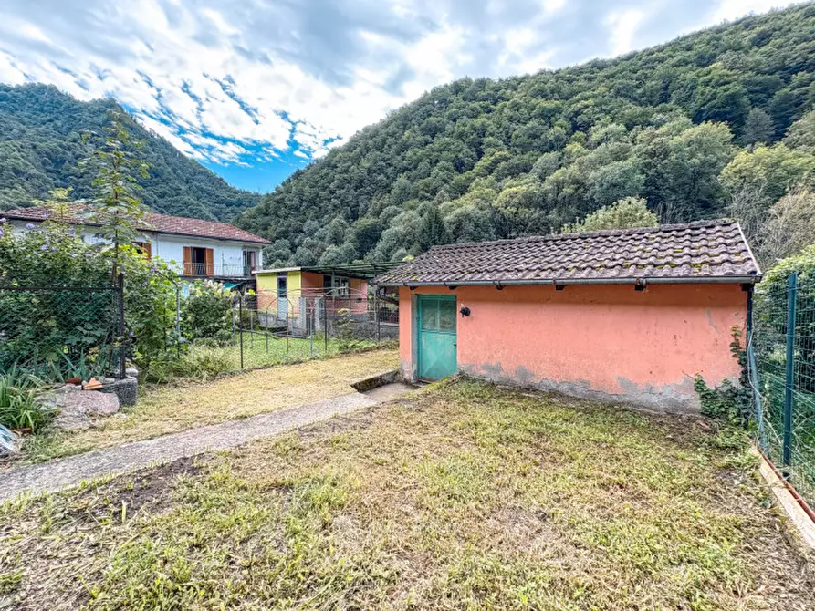 Immagine 3 di Villetta a schiera in vendita  in Via Roma 37 a Valstrona