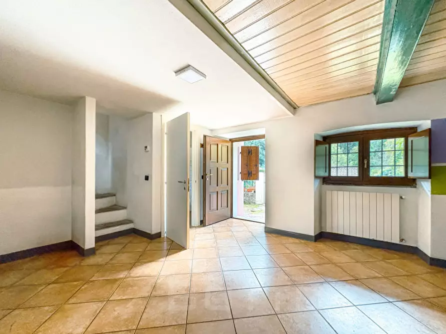 Immagine 6 di Villetta a schiera in vendita  in Via Roma 37 a Valstrona