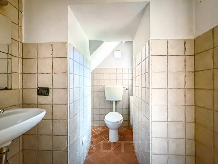 Immagine 10 di Villetta a schiera in vendita  in Via Roma 37 a Valstrona