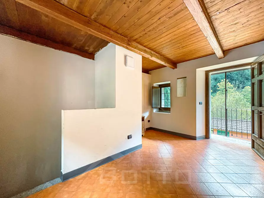 Immagine 13 di Villetta a schiera in vendita  in Via Roma 37 a Valstrona