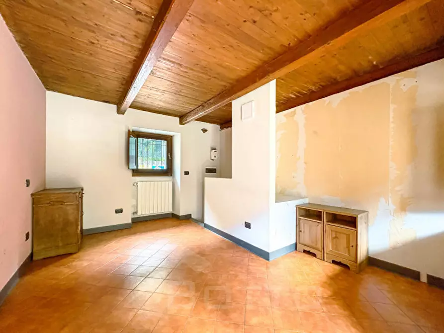 Immagine 15 di Villetta a schiera in vendita  in Via Roma 37 a Valstrona