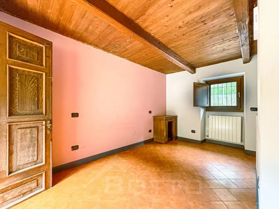 Immagine 17 di Villetta a schiera in vendita  in Via Roma 37 a Valstrona