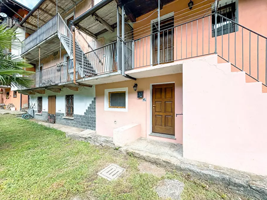 Immagine 24 di Villetta a schiera in vendita  in Via Roma 37 a Valstrona