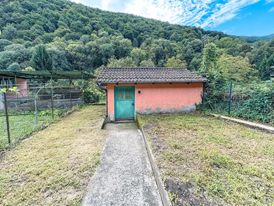 Immagine 26 di Villetta a schiera in vendita  in Via Roma 37 a Valstrona