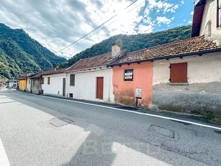 Immagine 28 di Villetta a schiera in vendita  in Via Roma 37 a Valstrona