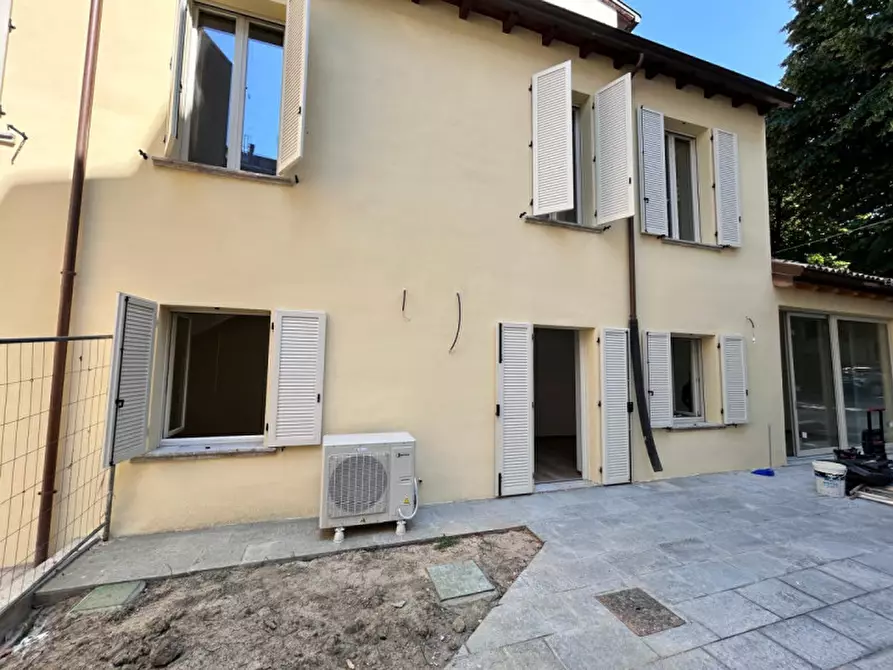 Immagine 1 di Casa indipendente in vendita  in Strada Imbriani, 60 a Parma