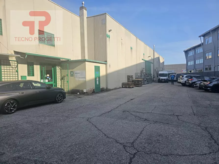 Immagine 9 di Capannone industriale in vendita  in Zona fiera a Padova