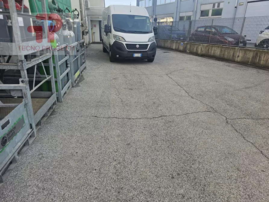 Immagine 11 di Capannone industriale in vendita  in Zona fiera a Padova