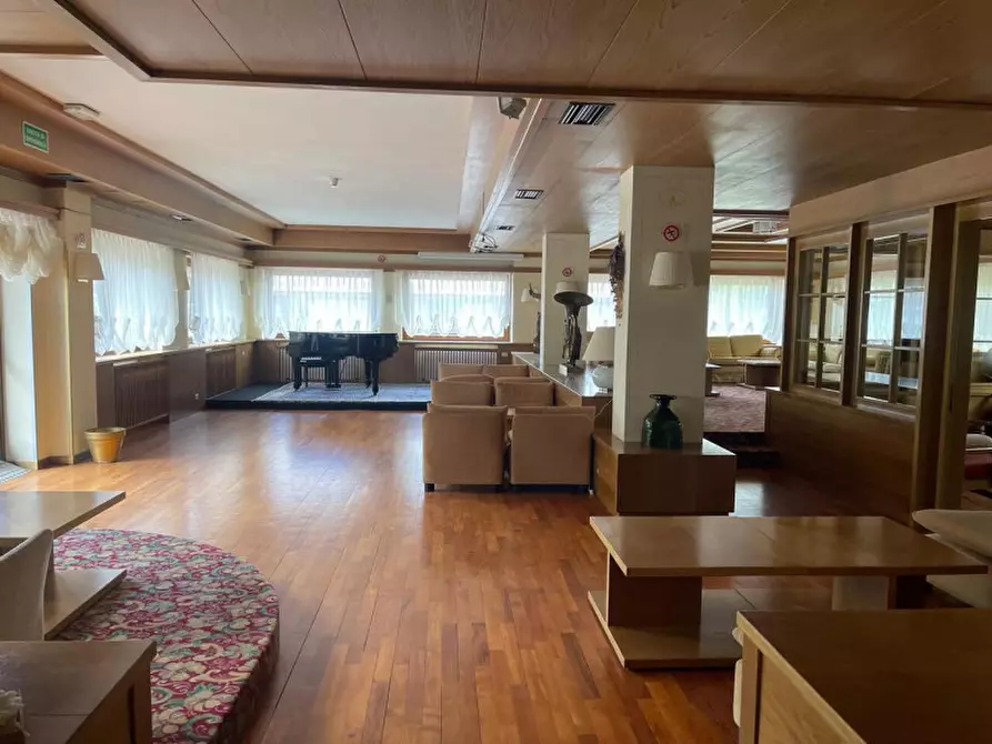 Immagine 4 di Attività commerciale in vendita  in Strada de Sèn Pelegrin a Moena