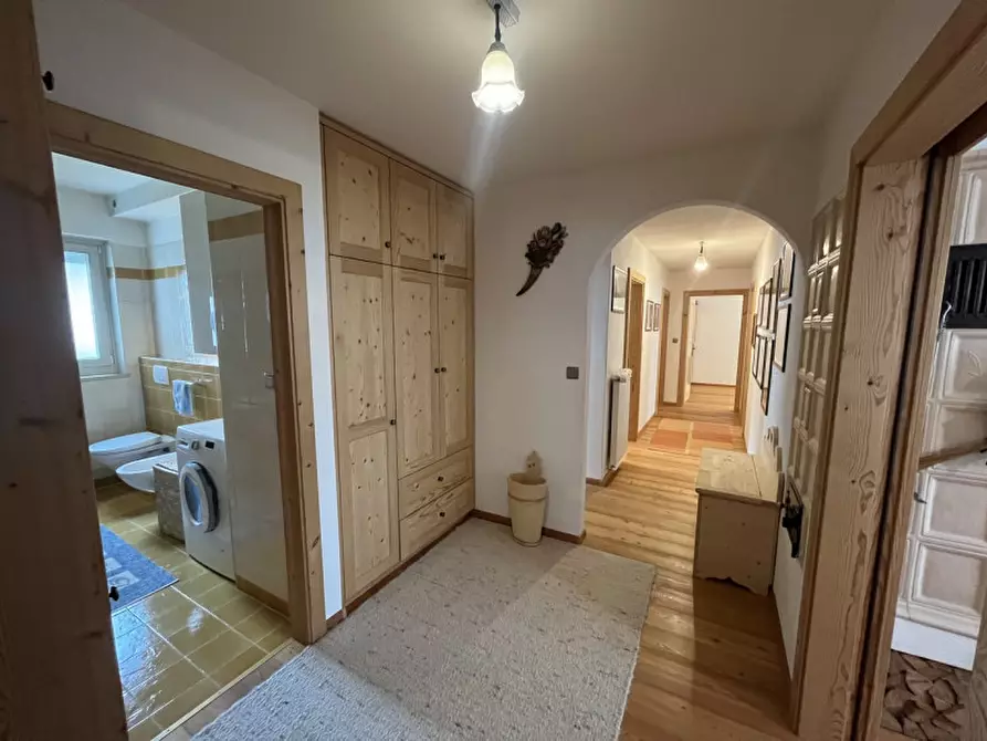 Immagine 4 di Appartamento in vendita  in Strada San Jonoreis a Badia .Abtei.