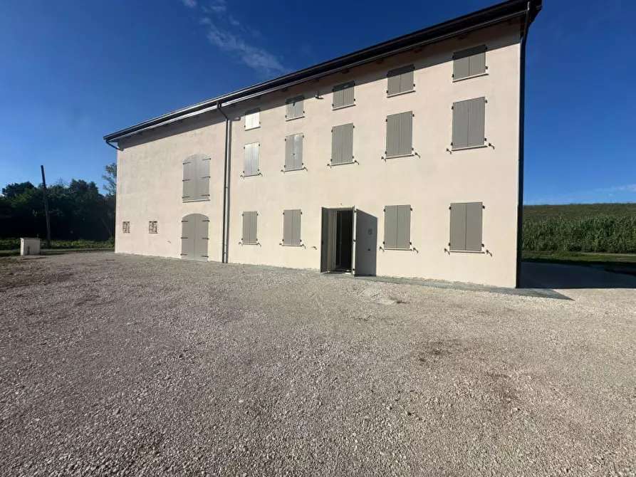 Immagine 1 di Villa in vendita  in VIA STRADELLO ASCARI a Carpi