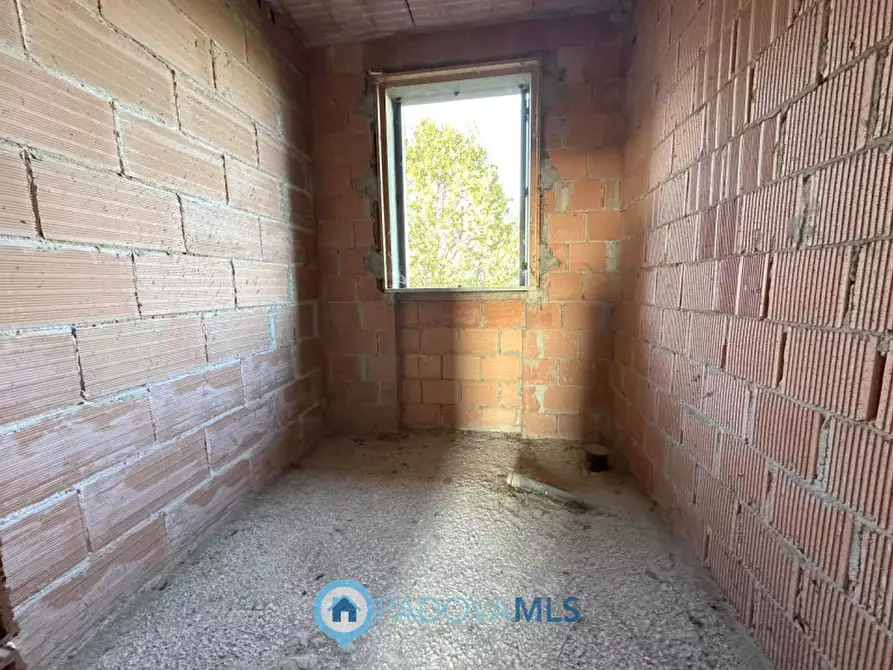 Immagine 8 di Villetta a schiera in vendita  in Via Roma a Due Carrare