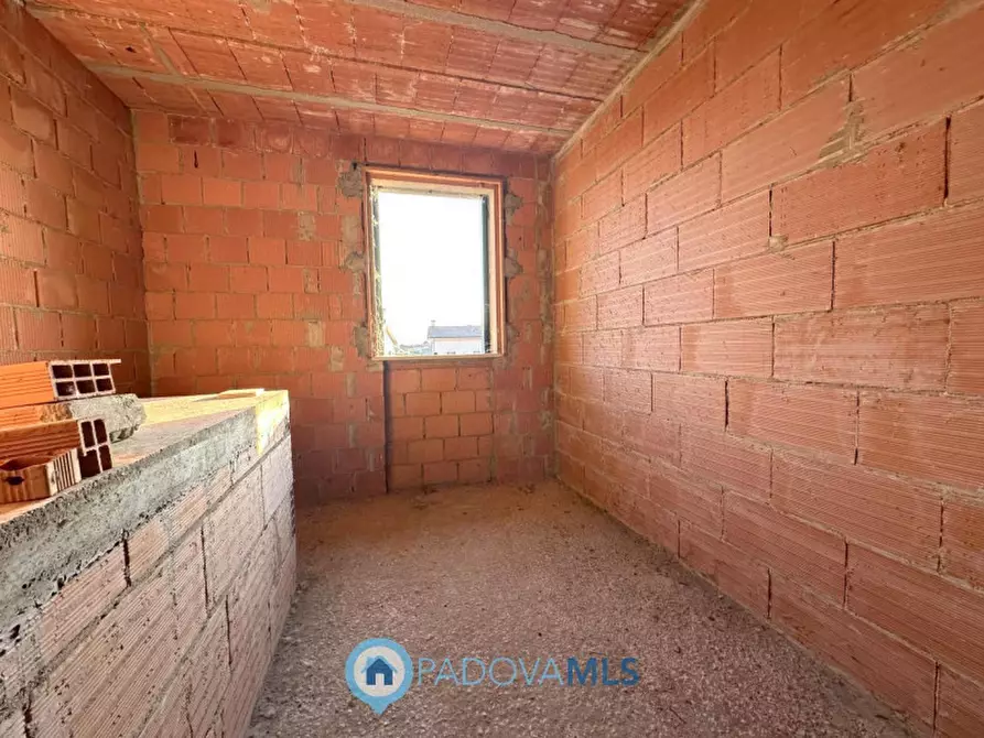 Immagine 10 di Villetta a schiera in vendita  in Via Roma a Due Carrare