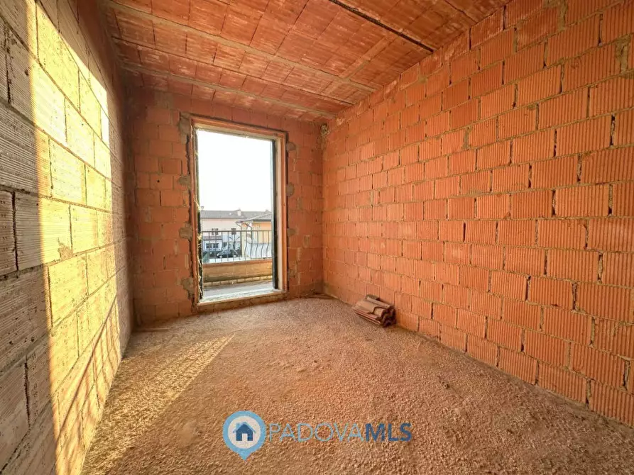 Immagine 11 di Villetta a schiera in vendita  in Via Roma a Due Carrare