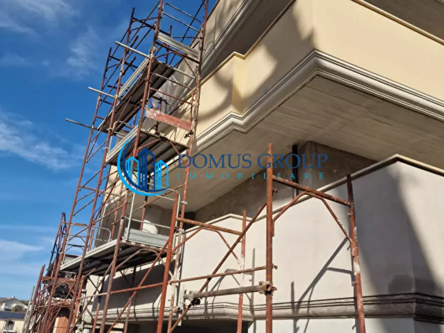 Immagine 2 di Villa in vendita  in Via Beinasco a Roma