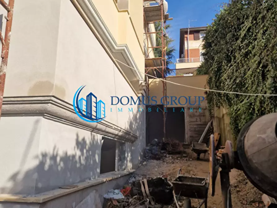 Immagine 6 di Villa in vendita  in Via Beinasco a Roma
