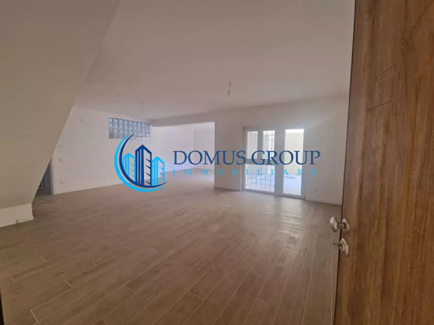 Immagine 10 di Villa in vendita  in Via Beinasco a Roma