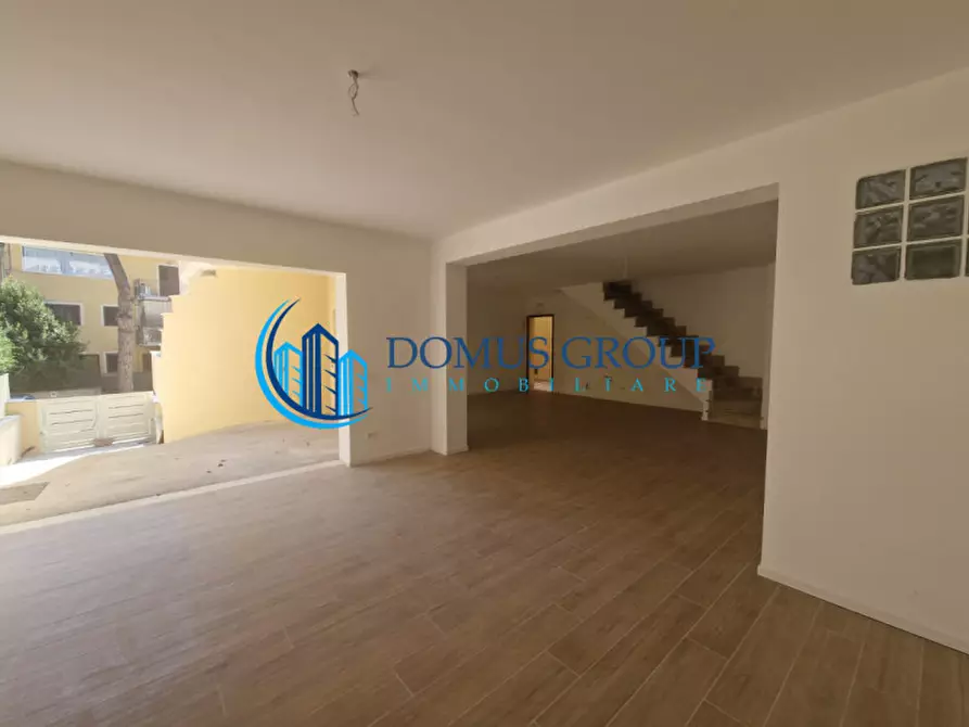 Immagine 11 di Villa in vendita  in Via Beinasco a Roma