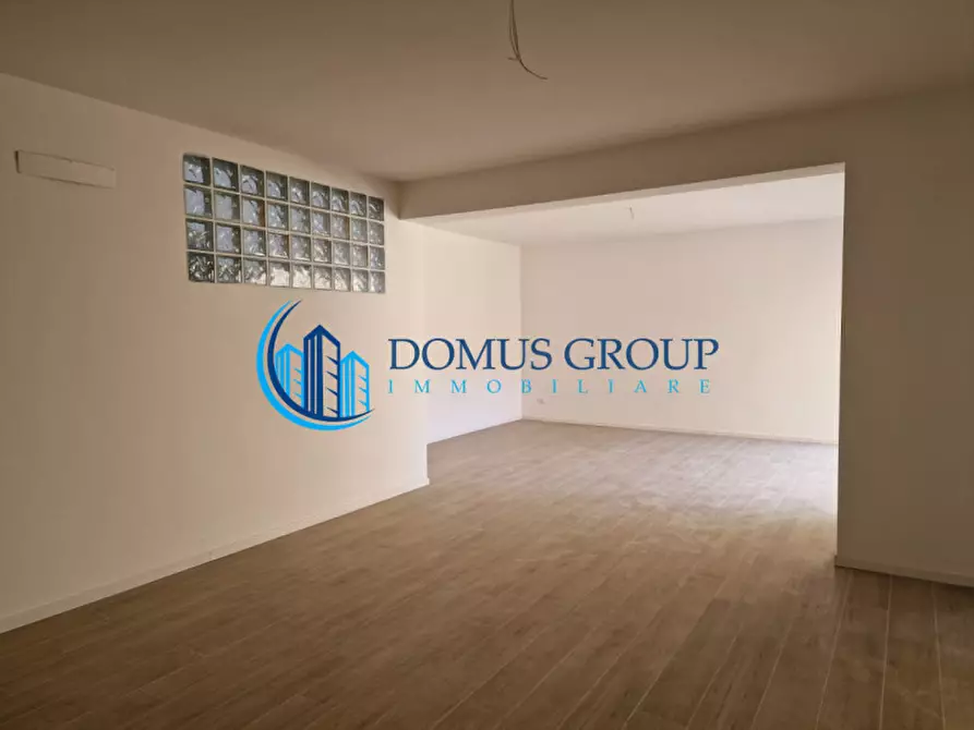 Immagine 17 di Villa in vendita  in Via Beinasco a Roma