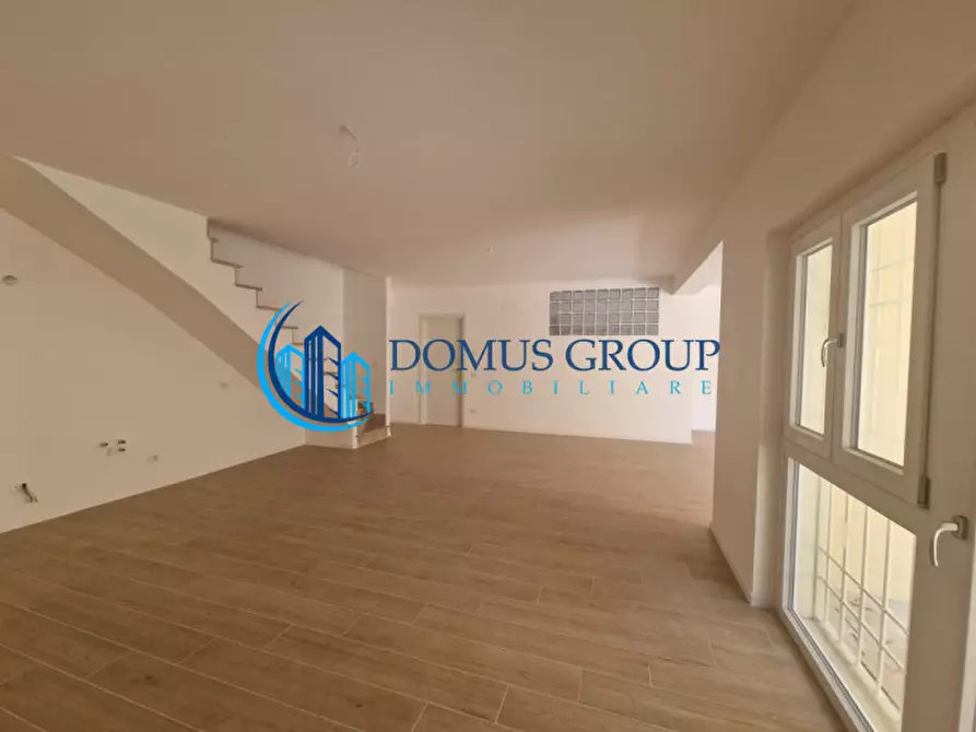 Immagine 28 di Villa in vendita  in Via Beinasco a Roma