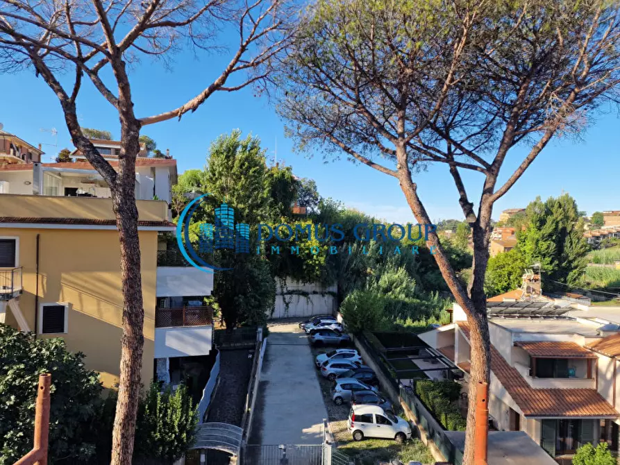 Immagine 29 di Villa in vendita  in Via Beinasco a Roma