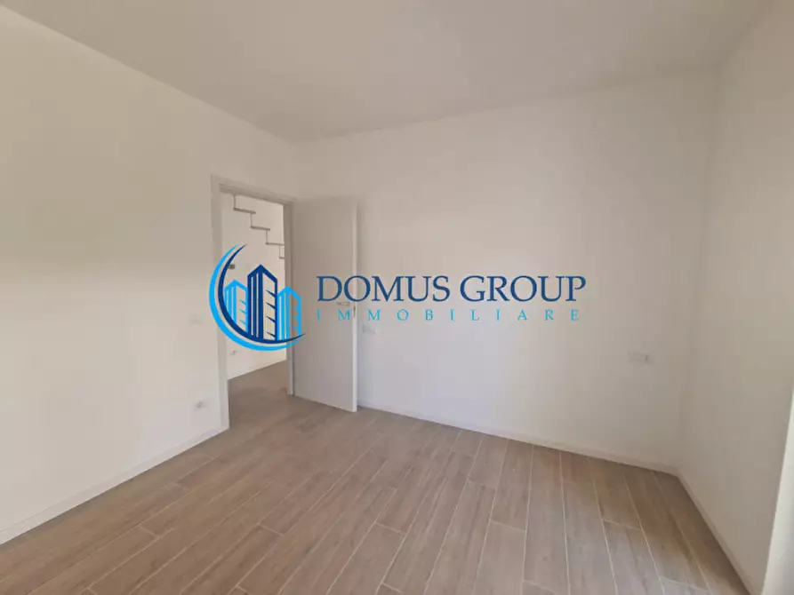 Immagine 40 di Villa in vendita  in Via Beinasco a Roma