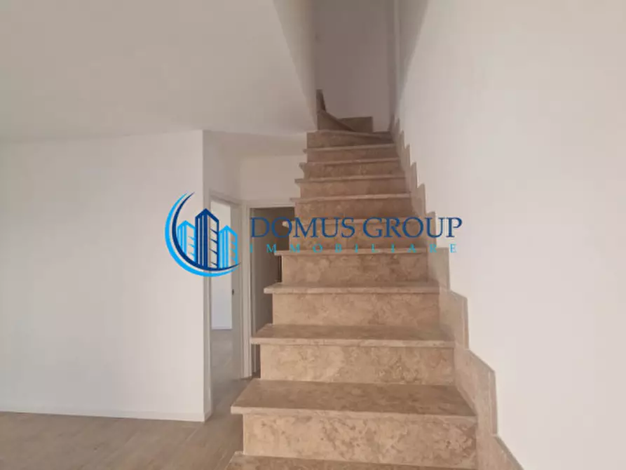 Immagine 50 di Villa in vendita  in Via Beinasco a Roma