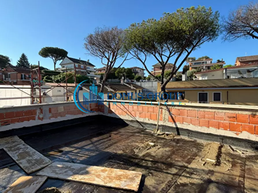 Immagine 49 di Villa in vendita  in Via Beinasco a Roma