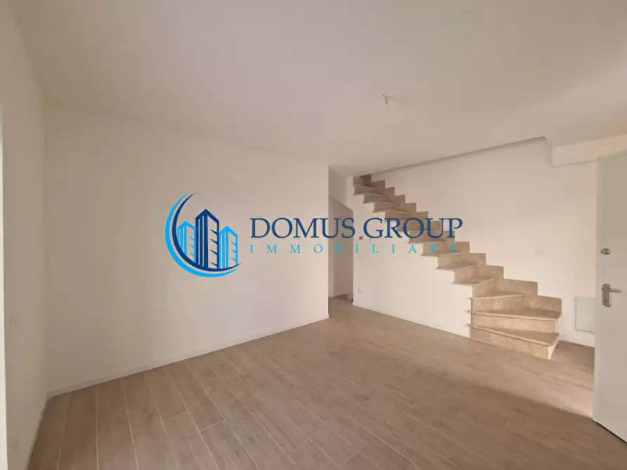 Immagine 52 di Villa in vendita  in Via Beinasco a Roma