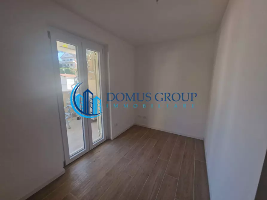 Immagine 54 di Villa in vendita  in Via Beinasco a Roma