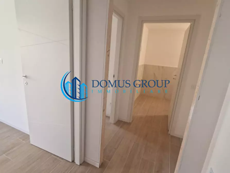 Immagine 55 di Villa in vendita  in Via Beinasco a Roma