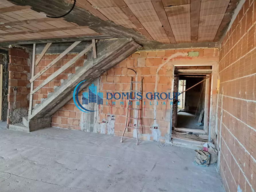 Immagine 100 di Villa in vendita  in Via Beinasco a Roma