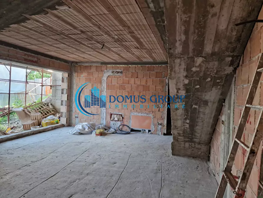 Immagine 103 di Villa in vendita  in Via Beinasco a Roma