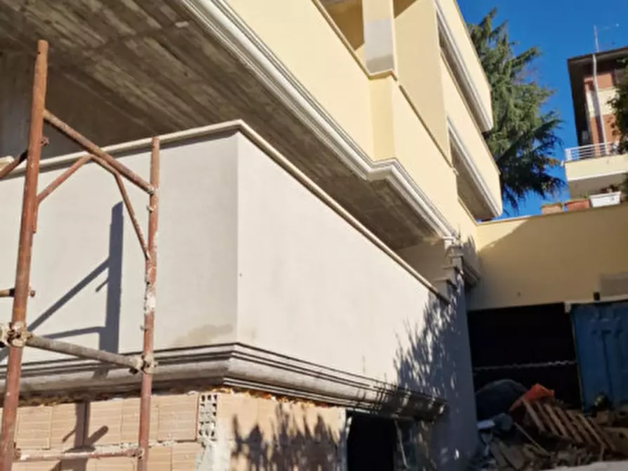 Immagine 109 di Villa in vendita  in Via Beinasco a Roma