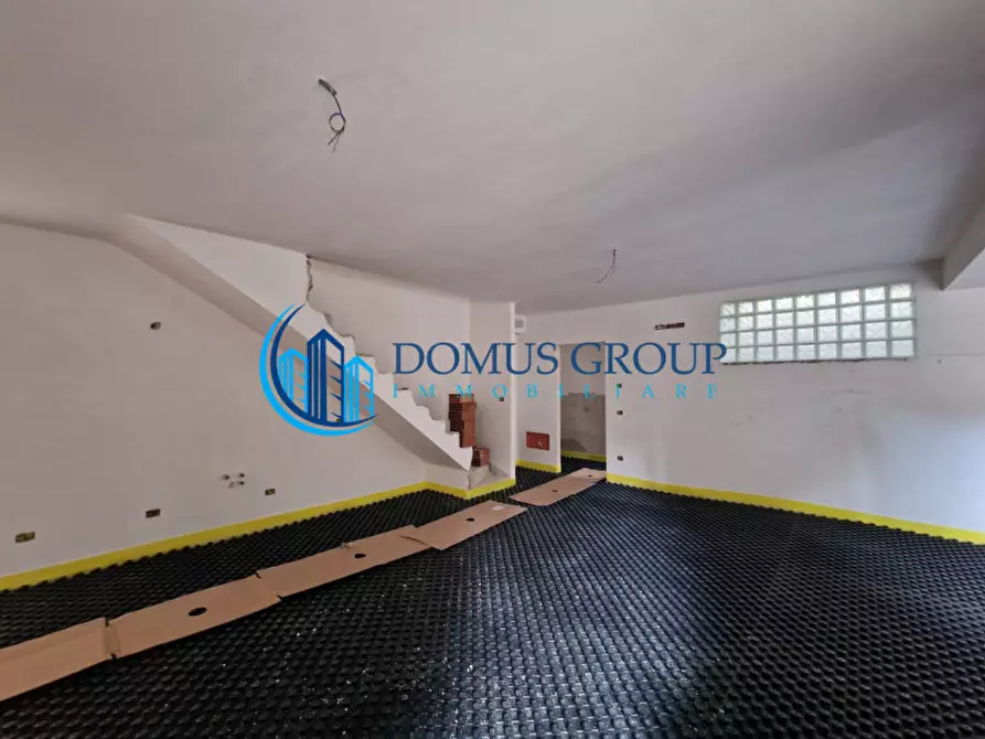 Immagine 40 di Villa in vendita  in Via Beinasco a Roma