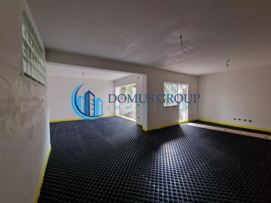 Immagine 44 di Villa in vendita  in Via Beinasco a Roma