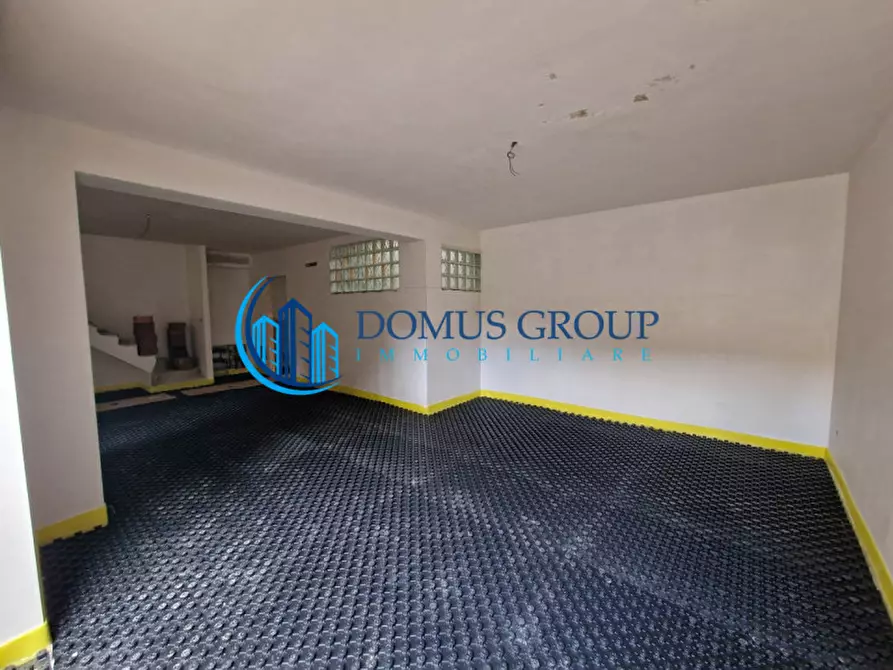 Immagine 45 di Villa in vendita  in Via Beinasco a Roma