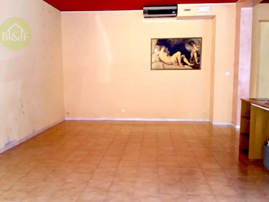 Immagine 5 di Negozio in vendita  in via san pietro nuovo a Legnago