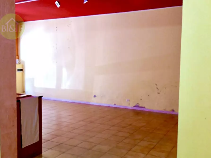 Immagine 7 di Negozio in vendita  in via san pietro nuovo a Legnago