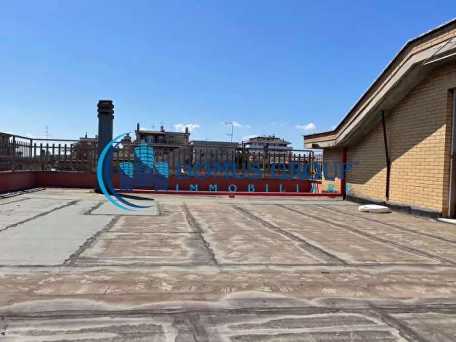 Immagine 30 di Appartamento in vendita  in Via Salussola a Roma