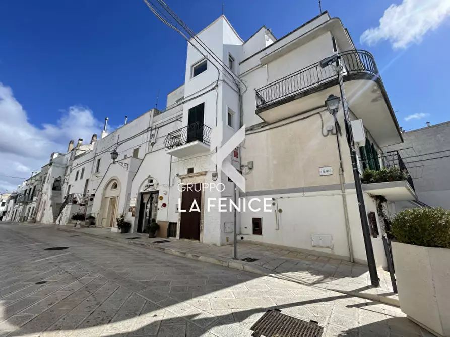 Immagine 2 di Negozio in vendita  in Corso Umberto I, 1 a Cisternino