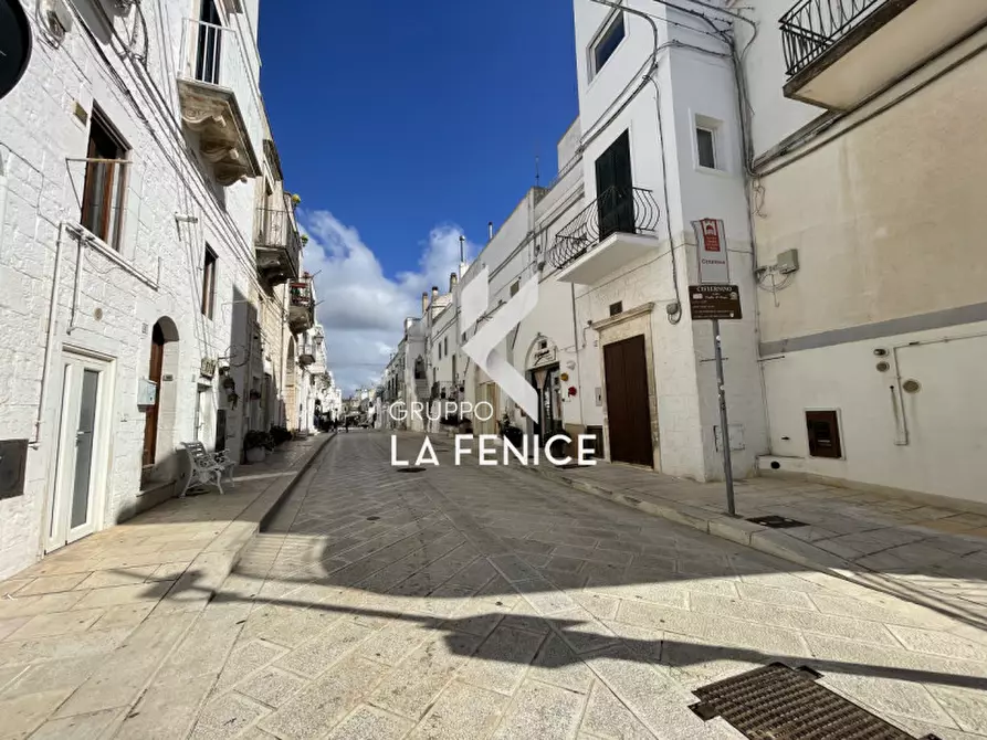 Immagine 3 di Negozio in vendita  in Corso Umberto I, 1 a Cisternino