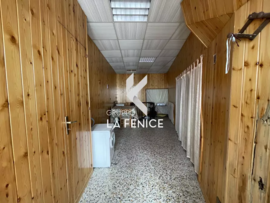 Immagine 6 di Attività commerciale in vendita  a Cisternino