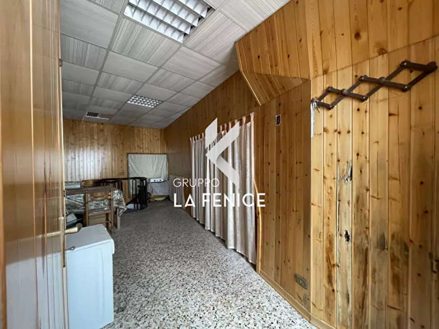 Immagine 7 di Attività commerciale in vendita  a Cisternino