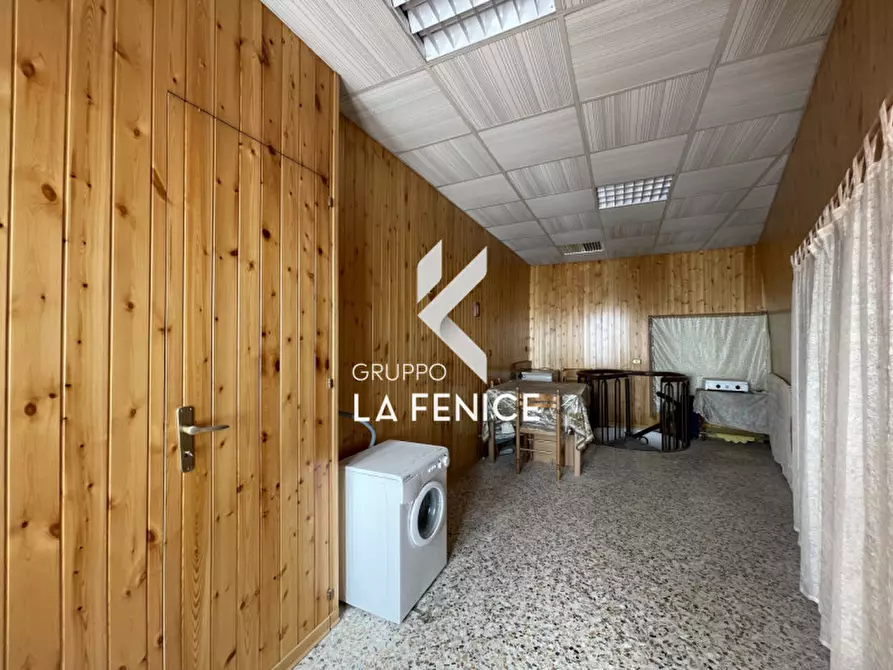 Immagine 8 di Attività commerciale in vendita  a Cisternino