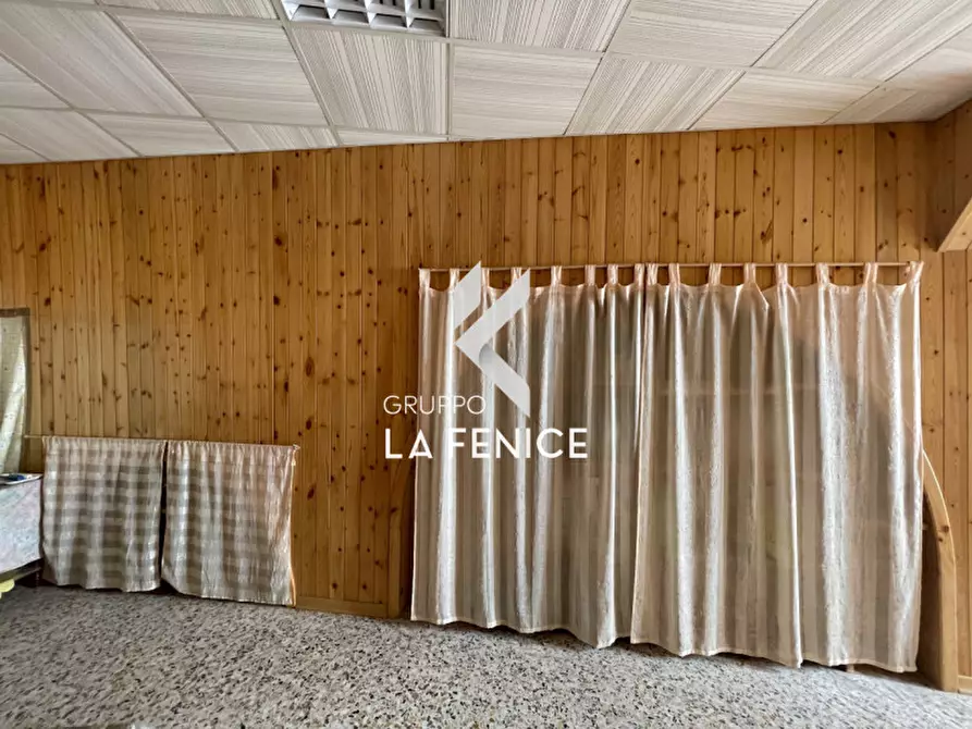 Immagine 9 di Attività commerciale in vendita  a Cisternino