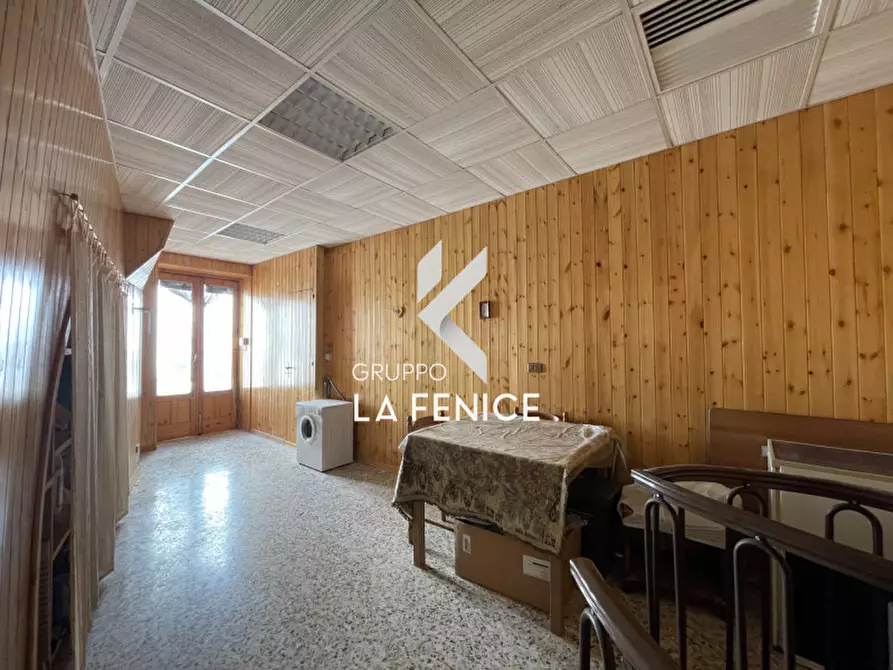 Immagine 11 di Attività commerciale in vendita  a Cisternino