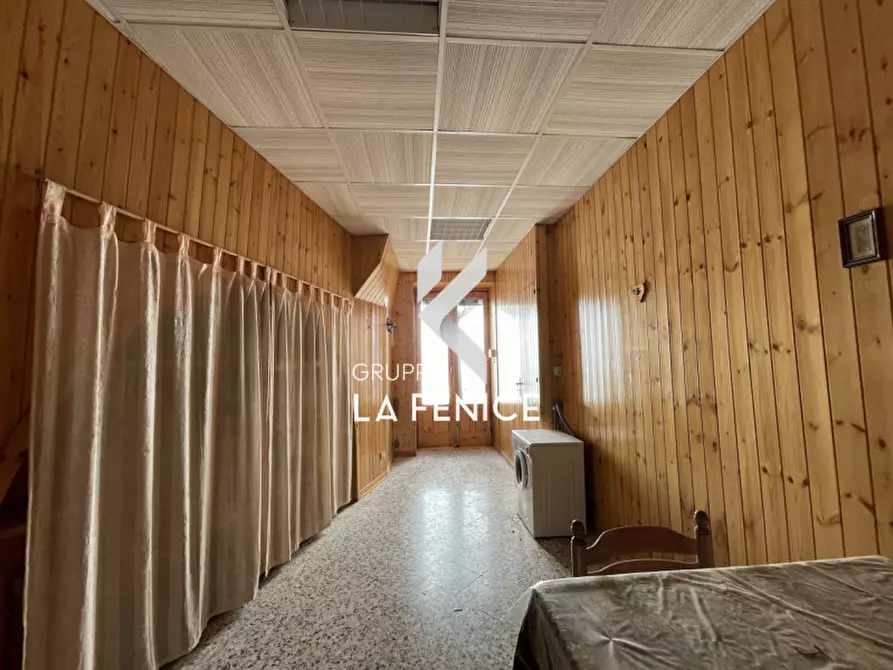 Immagine 12 di Attività commerciale in vendita  a Cisternino