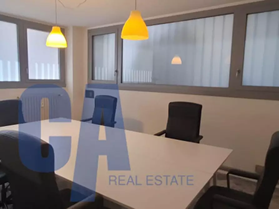 Immagine 1 di Ufficio in affitto  in PIAZZA CARBONARI a Milano